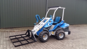 Grupa Kapias MULTIONE – niwelator do równania terenu           